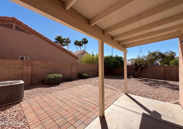 Photo 4 of Sale Pending at 1114 S Tiago Dr, Gilbert, AZ 85233 | MLS# 7019851 | Listing updated on 2026-10-27