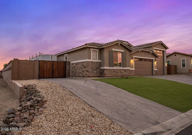 Photo 2 of Single family home for sale at 12515 W Tuckey Ln, Glendale, AZ 85307 | MLS# 7022095 | Listing updated on 2026-06-18