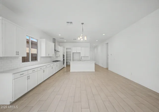 5th image of 16982 W Desert Ln, Goodyear, AZ 85338 | MLS# 7020043