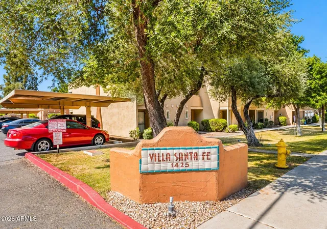 2nd image of 1425 E Desert Cvs Ave, Phoenix, AZ 85020