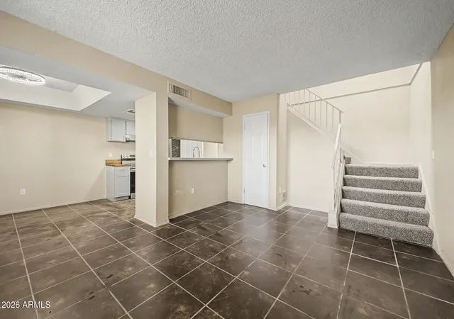 5th image of 4016 S 44Th Pl, Phoenix, AZ 85040 | MLS# 7021753