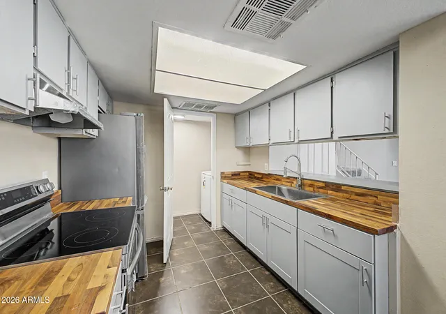 4th image of 4016 S 44Th Pl, Phoenix, AZ 85040 | MLS# 7021753
