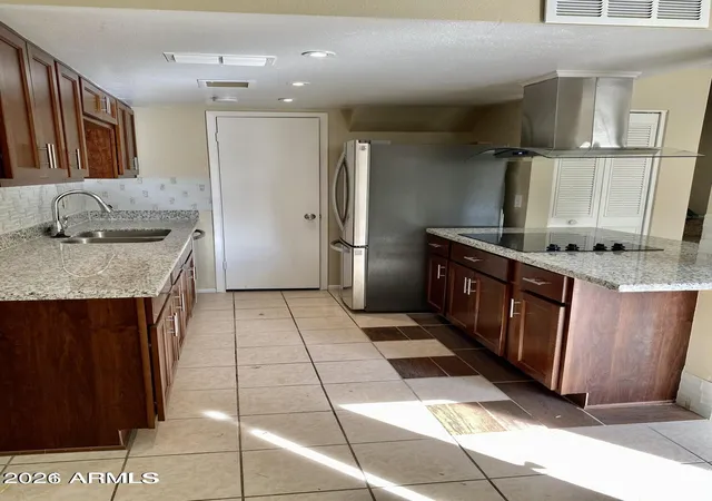 Photo 4 of Townhouse for sale at 8044 N 32nd Lane, Phoenix, AZ 85051 | MLS# 7028616 | Listing updated on 2026-09-14