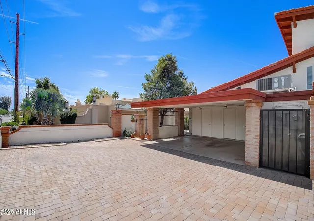 3rd image of 1909 E Orange Dr #A, Phoenix, AZ 85016 | MLS# 7020600