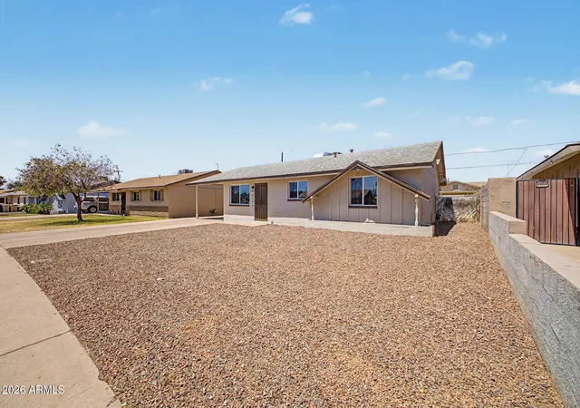 Photo 3 of Sale Pending at 6124 W Keim Dr, Glendale, AZ 85301 | MLS# 7020672 | Listing updated on 2026-07-29