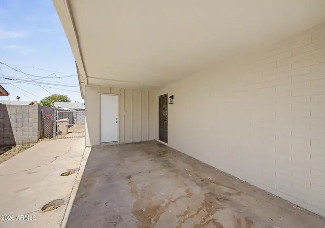 Photo 3 of Sale Pending at 6124 W Keim Dr, Glendale, AZ 85301 | MLS# 7020672 | Listing updated on 2026-07-29