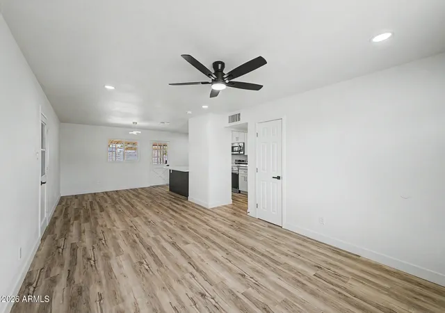 Photo 4 of Sale Pending at 6124 W Keim Dr, Glendale, AZ 85301 | MLS# 7020672 | Listing updated on 2026-07-29