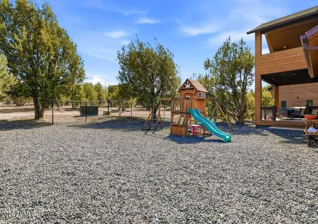 Photo 4 of Sale Pending at 4930 W Mountain Holw Loop, Show Low, AZ 85901 | MLS# 7020898 | Listing updated on 2026-09-08