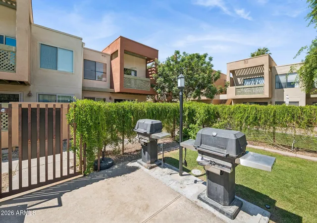 2nd image of 3600 N Hayden Rd, Scottsdale, AZ 85251