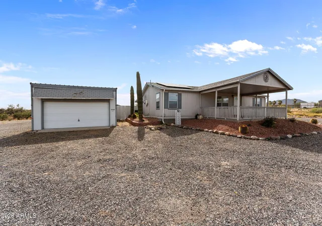 3rd image of 27650 S Clydesdale Ave, Congress, AZ 85332 | MLS# 7022589