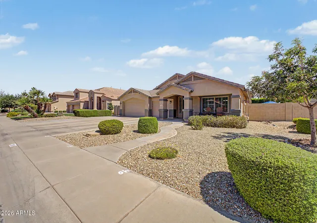 Photo 2 of Sale Pending at 250 E Chelsea Ln, Gilbert, AZ 85295 | MLS# 7056859 | Listing updated on 2026-08-11