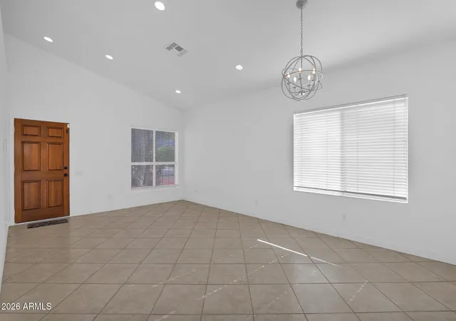 3rd image of 1011 W Kelton Ln, Phoenix, AZ 85023 | MLS# 7022401