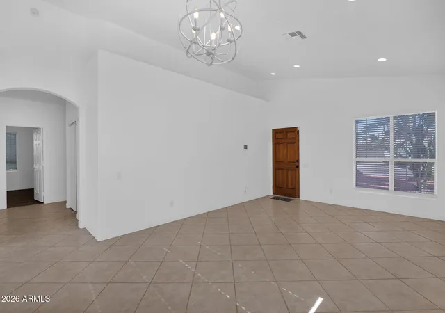 4th image of 1011 W Kelton Ln, Phoenix, AZ 85023 | MLS# 7022401
