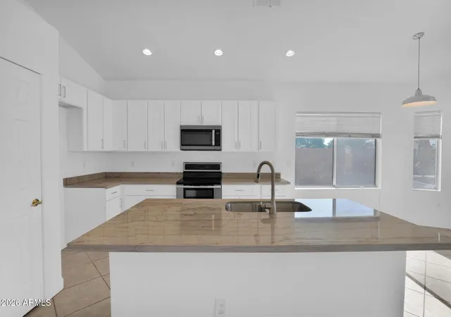 5th image of 1011 W Kelton Ln, Phoenix, AZ 85023 | MLS# 7022401