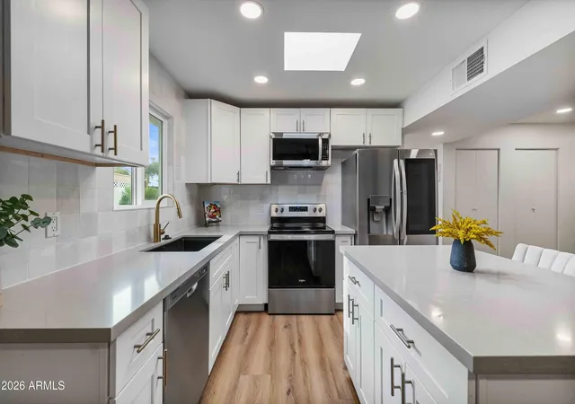 Photo 3 of Single family home for sale at 3728 E Sunnyside Dr, Phoenix, AZ 85028 | MLS# 7024637 | Listing updated on 2026-09-23