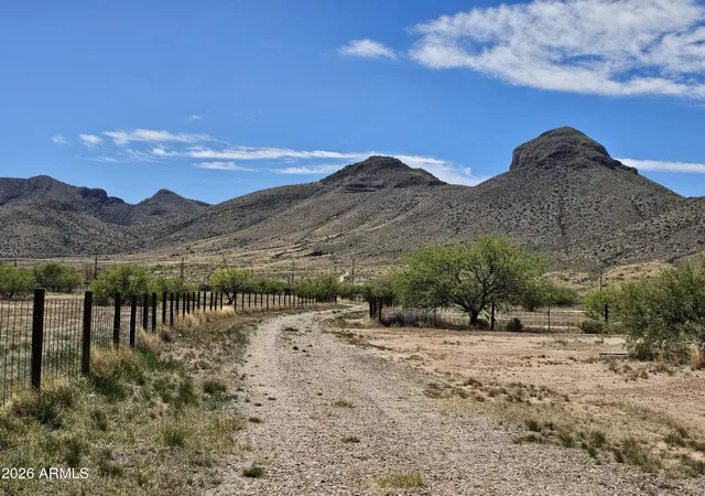 Photo 3 of Single family home for sale at 4290 Highway 82, Elgin, AZ 85611 | MLS# 7022489 | Listing updated on 2026-10-04
