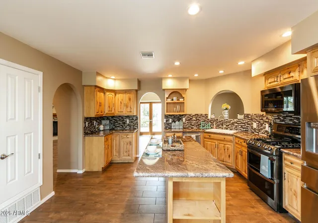 Photo 3 of Single family home for sale at 1648 Piccadilly Dr, Sierra Vista, AZ 85635 | MLS# 7022664 | Listing updated on 2026-08-11