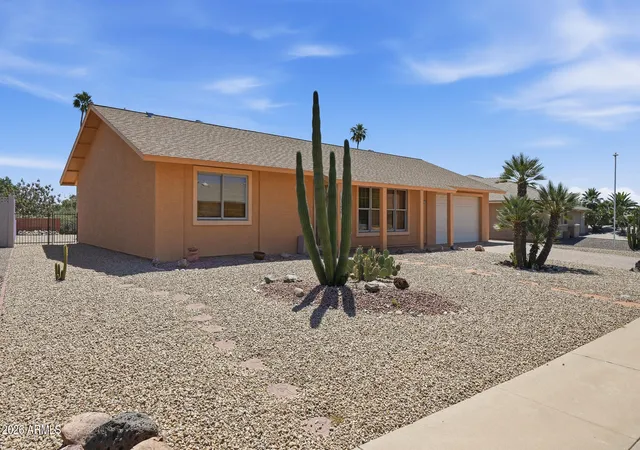 Photo 4 of Single family home for sale at 18221 N Willowbrook Dr, Sun City, AZ 85373 | MLS# 7024003 | Listing updated on 2026-09-17