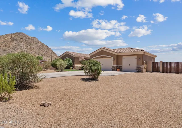 2nd image of 1913 W Laurie Ln, San Tan Valley, AZ 85144 | MLS# 7031561