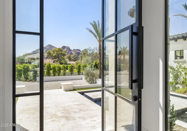 2nd image of 6610 N Mountain View Dr, Paradise Valley, AZ 85253 | MLS# 7023784