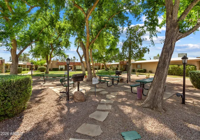 Photo 2 of Townhouse for sale at 1320 E Bethany Home Rd #102, Phoenix, AZ 85014 | MLS# 7023533 | Listing updated on 2026-08-11