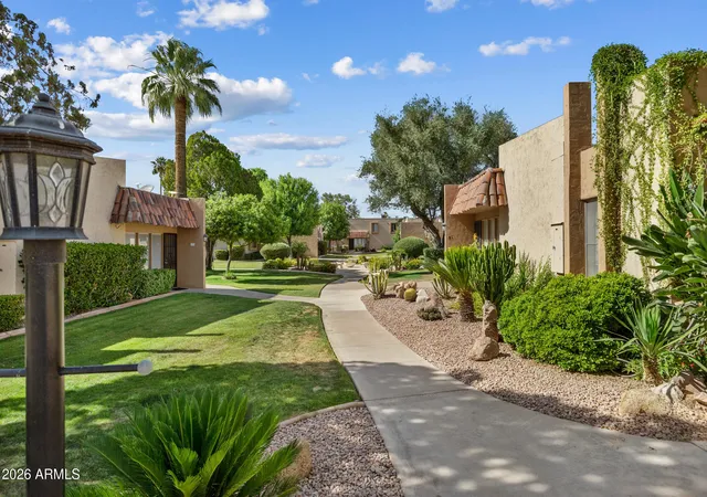 Photo 3 of Townhouse for sale at 1320 E Bethany Home Rd #102, Phoenix, AZ 85014 | MLS# 7023533 | Listing updated on 2026-08-11