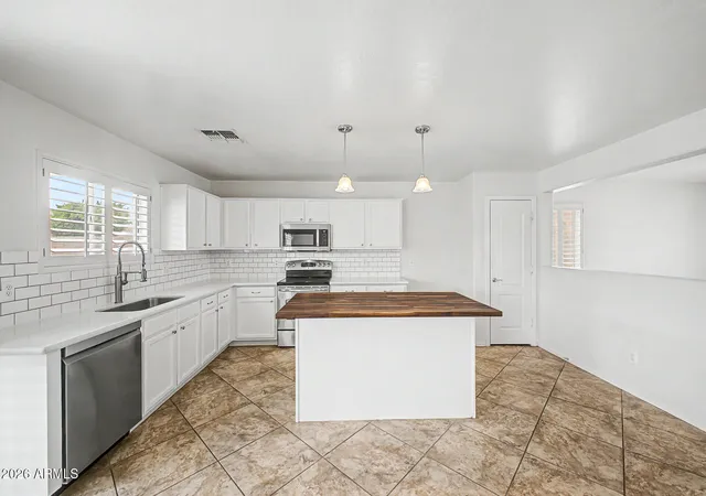 Homes for sale in San Tan Valley, AZ | 1725 E Anastasia St, San Tan Valley, AZ 85140 | MLS# 7024727