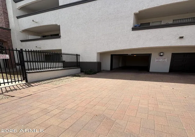 2nd image of 3302 N 7Th St, Phoenix, AZ 85014