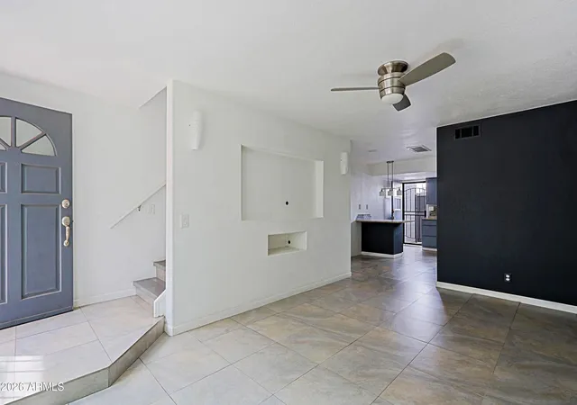 Listing Photo 3 - Condo for sale in building located at 3501 N 64Th St, Phoenix, AZ 85251 - Unit #23