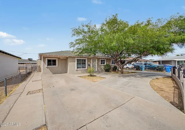Photo 4 of Sale Pending at 4720 W Monterosa St, Phoenix, AZ 85031 | MLS# 7023977 | Listing updated on 2026-07-02