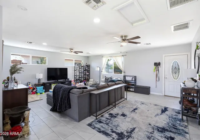 Photo 4 of Single family home for sale at 2052 W Marlette Ave, Phoenix, AZ 85015 | MLS# 7024849 | Listing updated on 2026-10-29