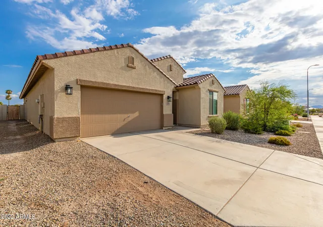 2nd image of 6931 W Golden Ln, Peoria, AZ 85345 | MLS# 7024852