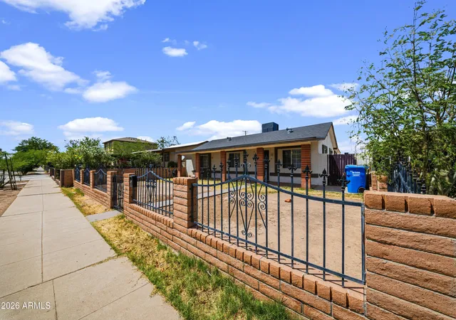 Homes for sale in Phoenix, AZ | 2006 W Monroe St, Phoenix, AZ 85009 | MLS# 7027259