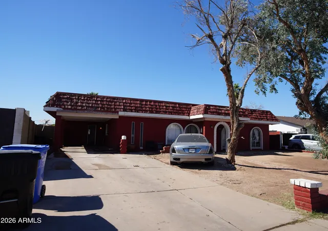 3rd image of 6411 W Verde Ln, Phoenix, AZ 85033 | MLS# 7028562