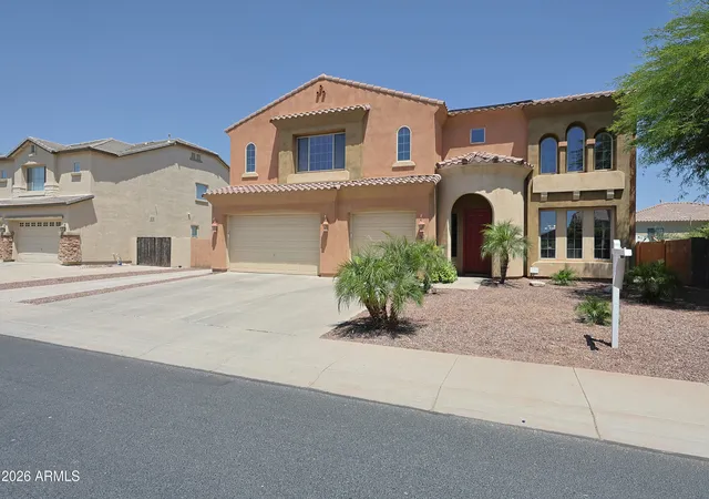 3rd image of 12910 W Tuckey Ln, Glendale, AZ 85307 | MLS# 7025441