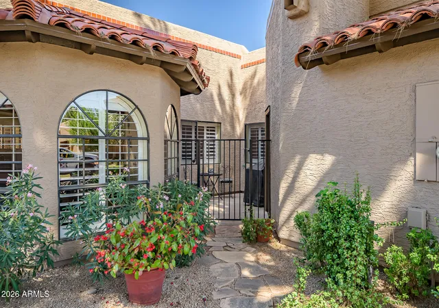 2nd image of 4116 E Paradise Dr, Phoenix, AZ 85028 | MLS# 7026053