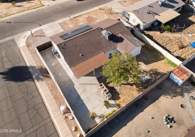 Photo 3 of Sale Pending at 7728 W Cheery Lynn Rd, Phoenix, AZ 85033 | MLS# 7057589 | Listing updated on 2026-09-18