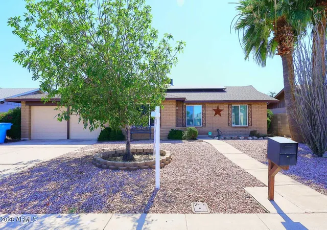 Photo 2 of Sale Pending at 11223 N 33rd Avenue, Phoenix, AZ 85029 | MLS# 7034887 | Listing updated on 2026-09-17