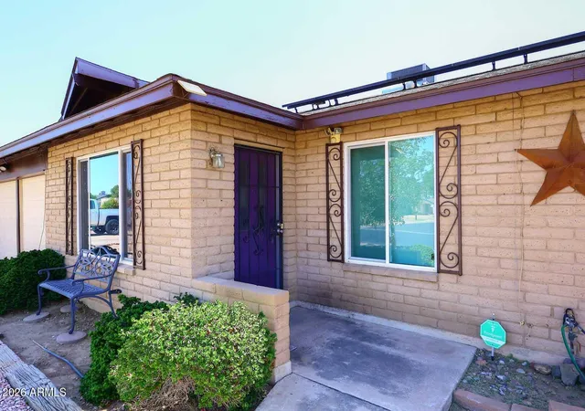 Photo 3 of Sale Pending at 11223 N 33rd Avenue, Phoenix, AZ 85029 | MLS# 7034887 | Listing updated on 2026-09-17