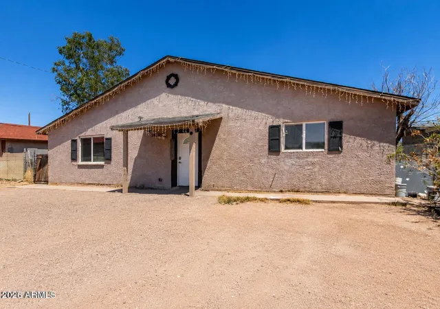 Photo 3 of Townhouse for sale at 2828 E Chipman Rd, Phoenix, AZ 85040 | MLS# 7026854 | Listing updated on 2026-08-25