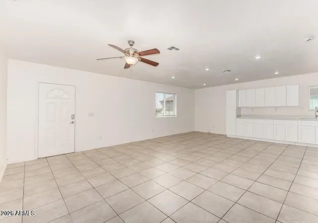 Photo 3 of Townhouse for sale at 2828 E Chipman Rd, Phoenix, AZ 85040 | MLS# 7026854 | Listing updated on 2026-08-25