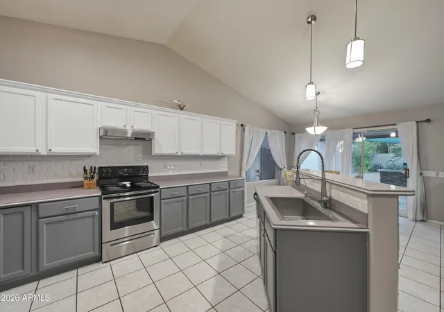 Photo 3 of Single family home for sale at 780 S Pineview Dr, Chandler, AZ 85226 | MLS# 7026525 | Listing updated on 2026-09-16