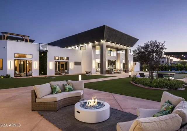 Photo 3 of Mansion for sale at 8402 E Cactus Wren Rd, Scottsdale, AZ 85250 | MLS# 7050139 | Listing updated on 2026-08-11