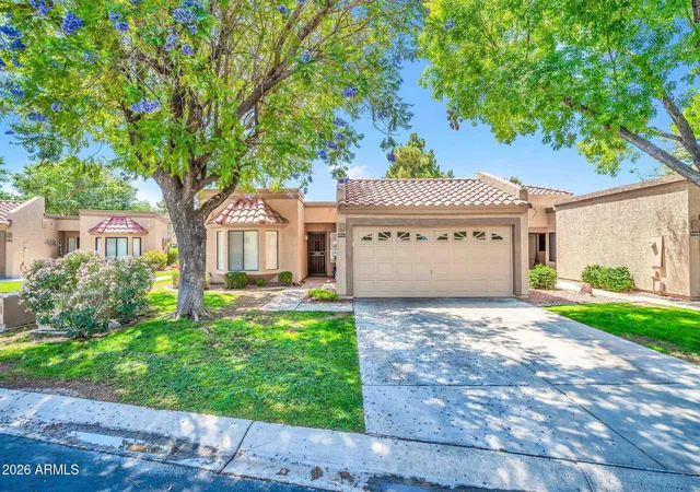 Townhouse for sale at 9701 W Oraibi Dr, Peoria, AZ 85382 | MLS# 7028035