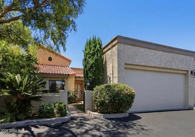 Homes for sale in Phoenix, AZ | 903 W Glendale Ave #8, Phoenix, AZ 85021 | MLS# 7027119