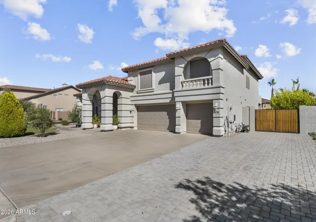 Photo 3 of Single family home for sale at 9733 W Keyser Dr, Peoria, AZ 85383 | MLS# 7027509 | Listing updated on 2026-09-14