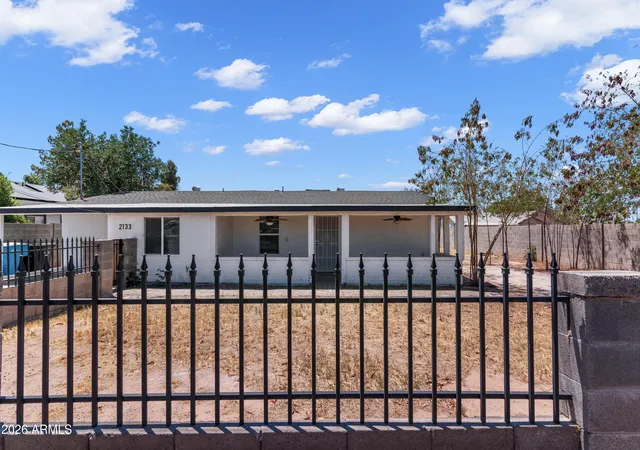 Photo 4 of Single family home for sale at 2133 W Colter St, Phoenix, AZ 85015 | MLS# 7032056 | Listing updated on 2026-08-19