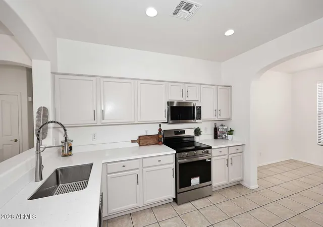 Photo 4 of Single family home for sale at 3366 E Packard Dr, Gilbert, AZ 85298 | MLS# 7073303 | Listing updated on 2026-09-17