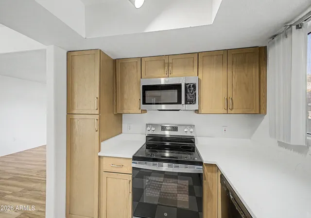 Listing Photo 5 - Condo for sale in building located at 9990 N Scottsdale Rd, Scottsdale, AZ 85253 - Unit #1015