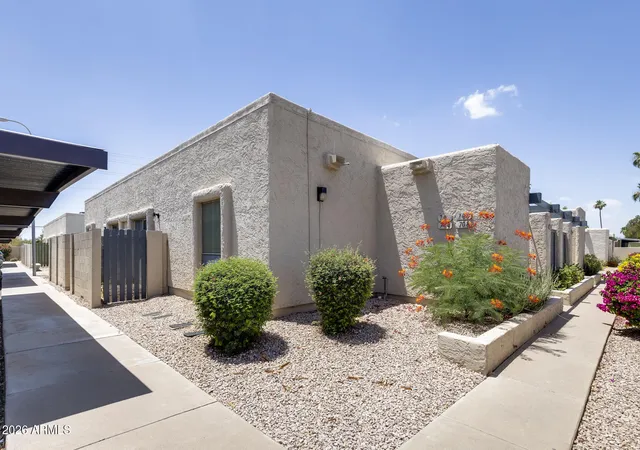 3rd image of 704 S Lebanon Ln, Tempe, AZ 85288 | MLS# 7030428